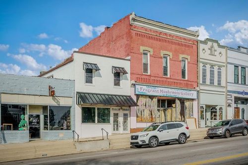 16 W Bockman Way, Sparta, TN, 38583-2015 | Card Image