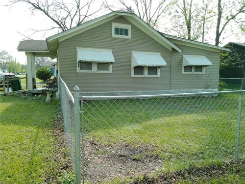 220 W 10th St, Ottawa, KS, 66067-3330 | Card Image