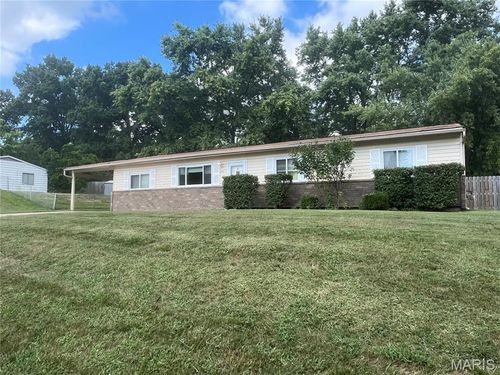 247 Ries Rd, Ballwin, MO, 63021-4954 | Card Image