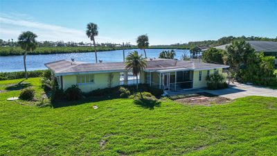 780 Bayview Drive, House other with 3 bedrooms, 2 bathrooms and null parking in Nokomis FL | Image 2