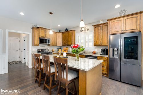 30009 Quincy St, Chesterfield, MI, 48051-3933 | Card Image