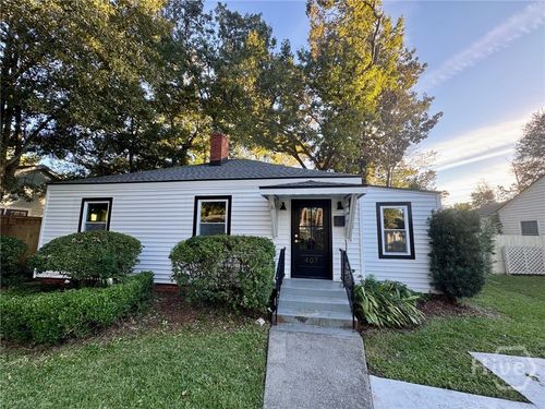 407 E 58th St, Savannah, GA, 31405-3528 | Card Image