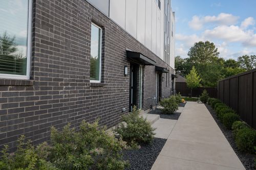 106-7207 Mohawk Dr, Dallas, TX, 75235-4333 | Card Image