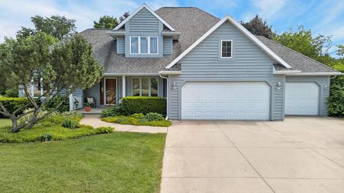109 Old Orchard Lane Lane, NEENAH, WI, 54956 | Card Image