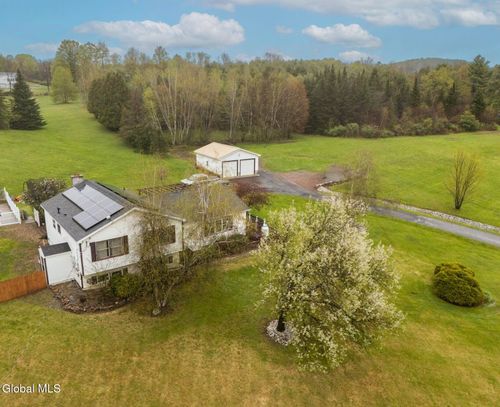15 Middleton Rd, Granville, NY, 12832-5302 | Card Image