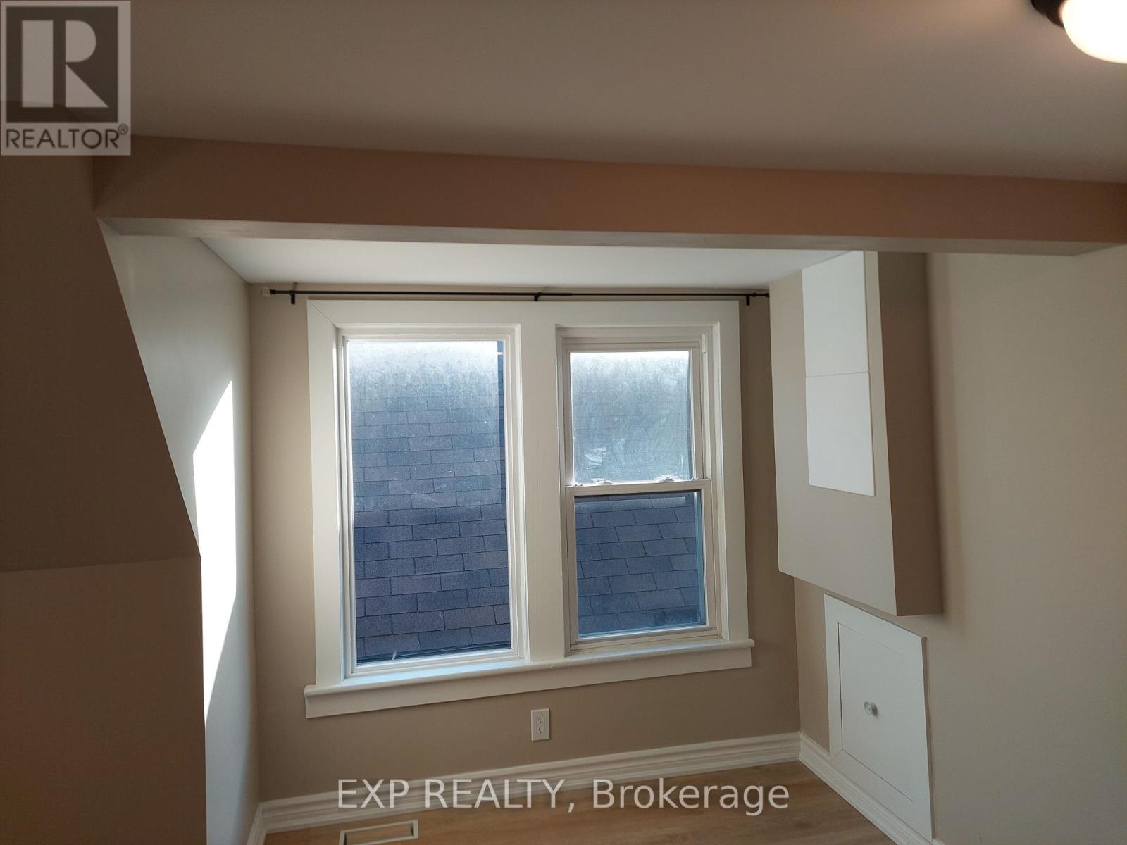 Residential Lease in Hamilton (Gibson) 3