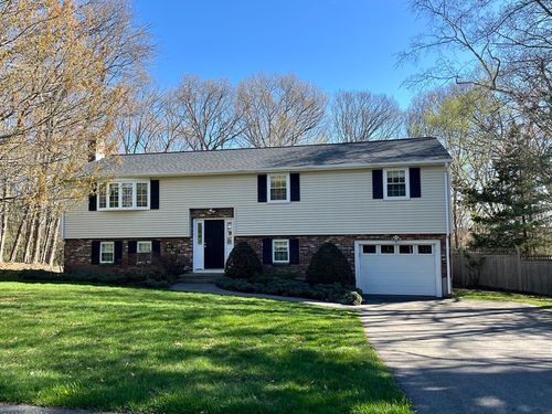 49 Stonybrook Dr, Holliston, MA, 01746-1124 | Card Image