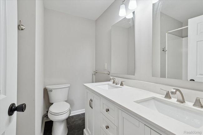 Master Bath | Image 17