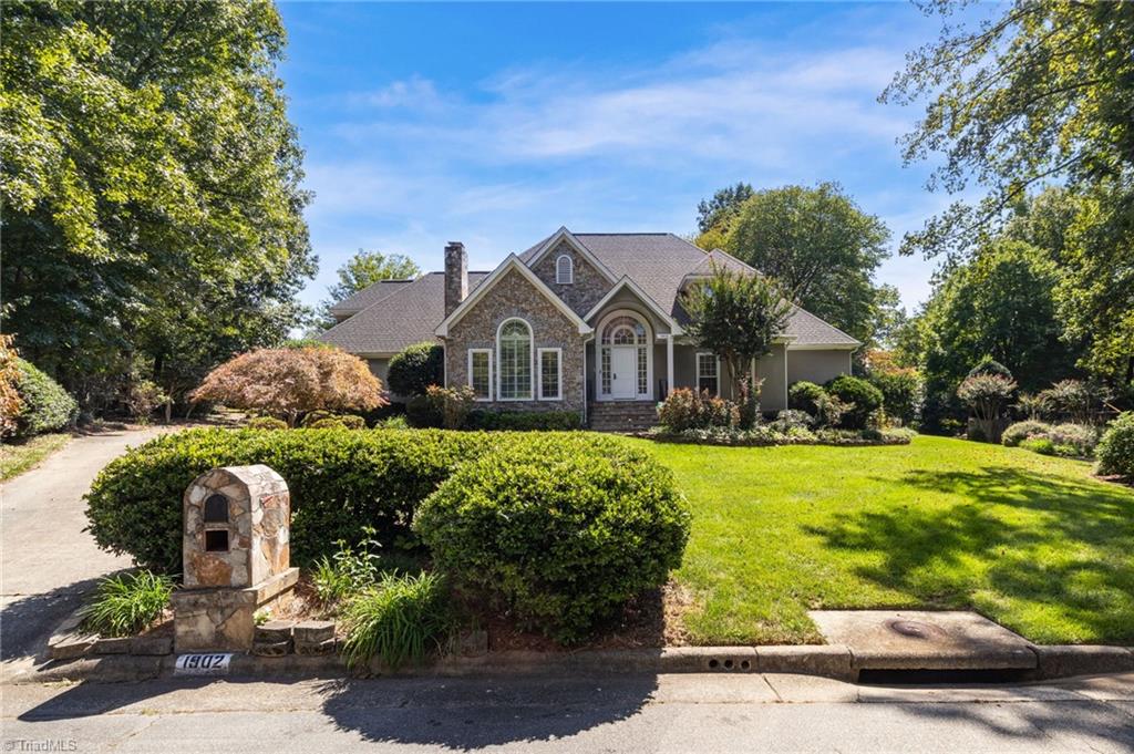 Rockglen Ln, Greensboro, NC 27410