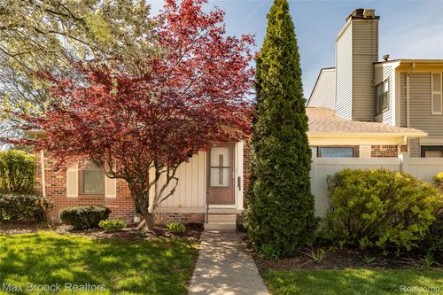40-38681 Golfview Dr W, Clinton Township, MI, 48038-3450 | Card Image