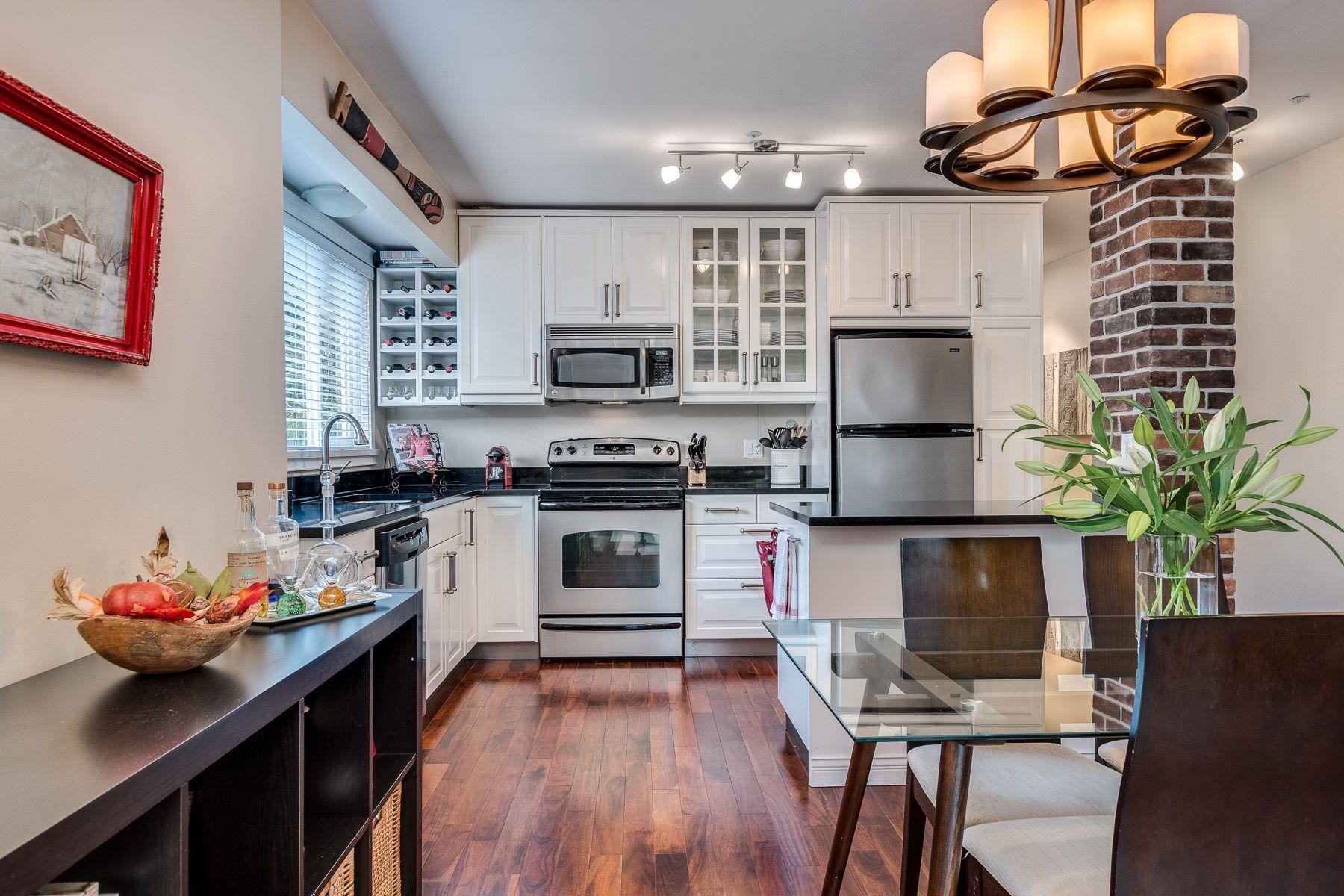 4 - 2535 W 6 Th Avenue, Townhouse with 3 bedrooms, 2 bathrooms and 2 parking in Vancouver BC | Image 6