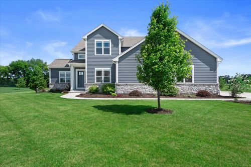 S86W34804 Knoll Rd, EAGLE, WI, 53119-2158 | Card Image