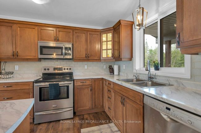 1554 Shannon Rd, House other with 3 bedrooms, 3 bathrooms and 6 parking in Plainfield ON | Image 12