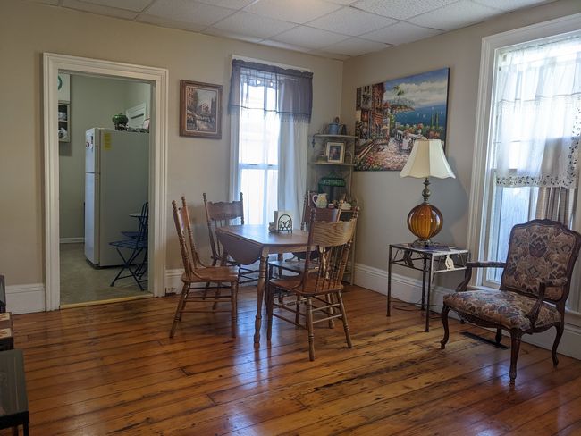 614 W Elk St, House other with 3 bedrooms, 2 bathrooms and 2 parking in FREEPORT IL | Image 4