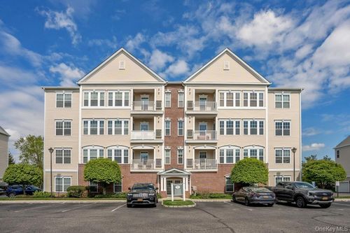1927 Finch Ln, Central Islip, NY, 11722-4493 | Card Image