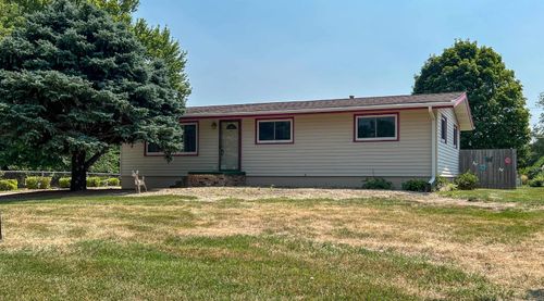 1812 Elm St, Dakota City, NE, 68731-5069 | Card Image