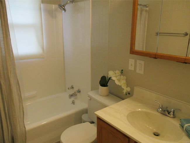 Full Bath with Reglazed Tub | Image 15