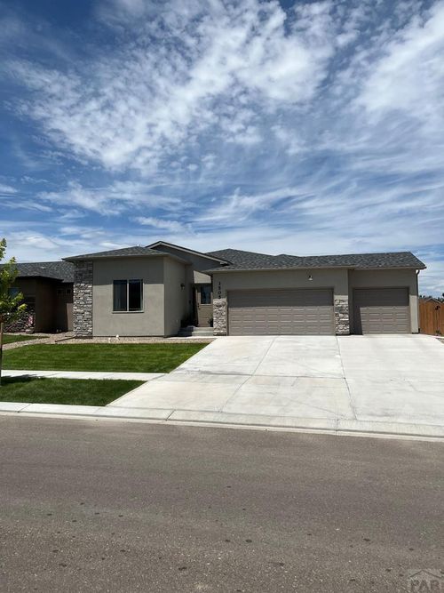 3505 Wapiti Ln, Pueblo, CO, 81005-3371 | Card Image