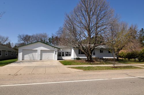 811 Pleasant Ave S, Park Rapids, MN, 56470-1444 | Card Image