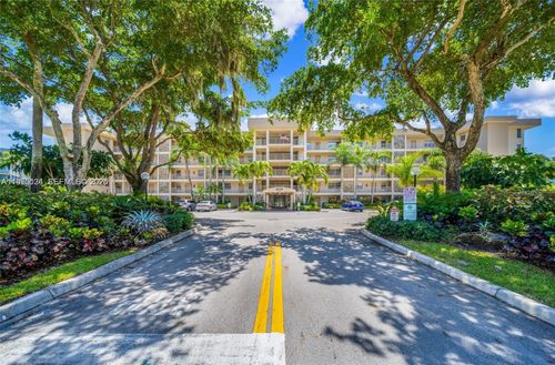 104-4030 W Palm Aire Dr, Pompano Beach, FL, 33069-4192 | Card Image