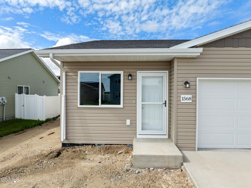 1568 47th Loop Se, Minot, ND, 58701-4408 | Card Image