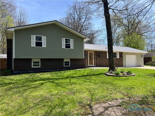 112 Oak Meadows Dr, Bryan, OH, 43506-8525 | Card Image