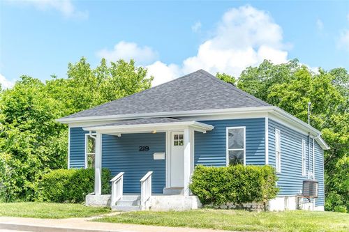 219 Grandview Ave, Union, MO, 63084-1217 | Card Image