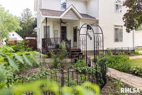 306 W Fremont St, Elmwood, IL, 61529-9432 | Card Image