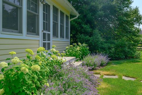 9780 Old Sound Ave, Mattituck, NY, 11952-3191 | Card Image