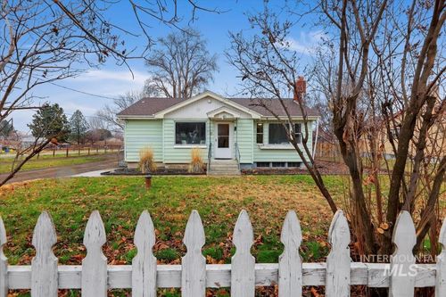 2090 N Washington Ave, Emmett, ID, 83617-9555 | Card Image