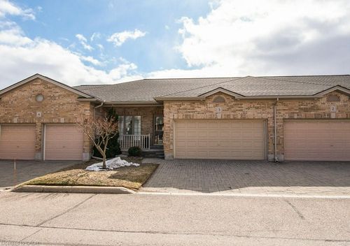 3-900 Doon Village Rd, Kitchener, ON, N2P1A4 | Card Image