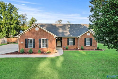 142 Shelly Ln, Huntsville, AL, 35810-6521 | Card Image