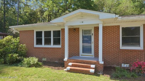 1751 John Small Ave, Washington, NC, 27889-8825 | Card Image