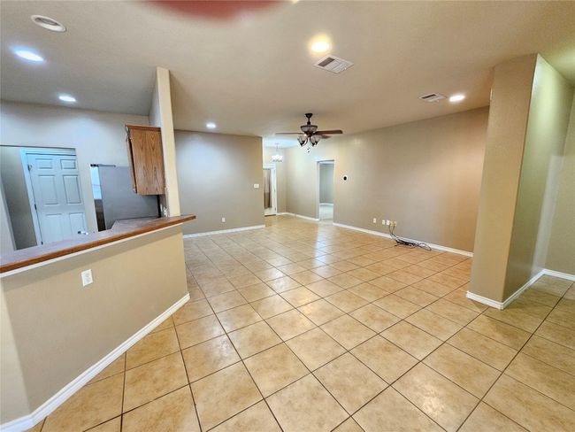 2106 Red Fox Rd, House other with 3 bedrooms, 2 bathrooms and 2 parking in Austin TX | Image 9