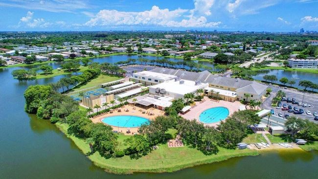 107 Sheffield E, Condo with 1 bedrooms, 2 bathrooms and null parking in West Palm Beach FL | Image 66