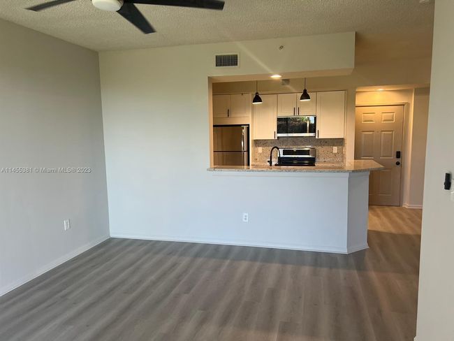APT-106 - 1200 Scotia Dr, Condo with 2 bedrooms, 1 bathrooms and null parking in Hypoluxo FL | Image 6