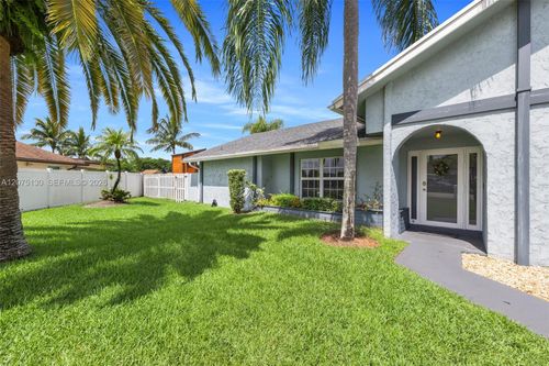 1151 Nw 78th Ter, Plantation, FL, 33322-5124 | Card Image