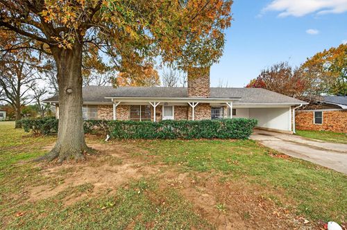 800 Carver St, Whitesboro, TX, 76273-1518 | Card Image