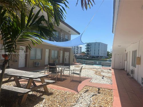 apt-25-8210 Byron Ave, Miami Beach, FL, 33141-4360 | Card Image