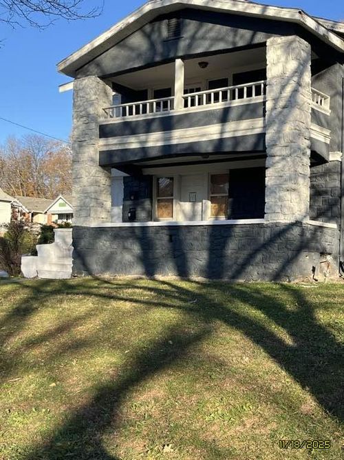 5301 Paseo Blvd, Kansas City, MO, 64110-2645 | Card Image