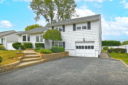 42 Amherst Dr, Massapequa, NY, 11758-1711 | Card Image