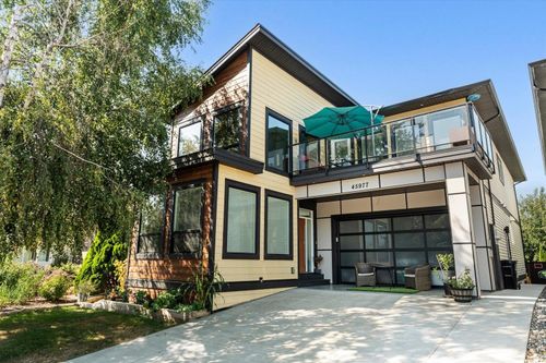 45977 Lake Dr, House with 6 bedrooms, 4 bathrooms and 6 parking in Chilliwack BC | Card Image