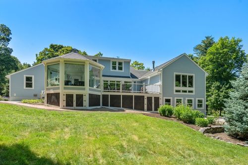 10 Old Rd, Weston, MA, 02493-1618 | Card Image
