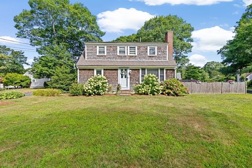 50 Redwood Ln, Hyannis, MA, 02601-4335 | Card Image