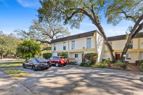 15b-3300 Atlanta St, Hollywood, FL, 33021-3146 | Card Image