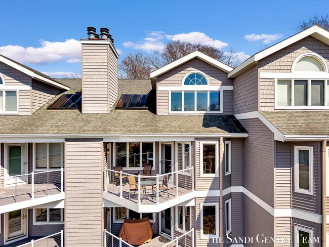 UNIT-21 - 810 S Harbor Dr, Condo with 3 bedrooms, 3 bathrooms and null parking in Grand Haven MI | Image 4