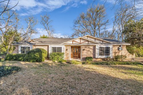 805 Evelyn Dr, Lorena, TX, 76655-9639 | Card Image