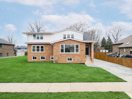 8110 Lockwood Ave, Burbank, IL, 60459-2120 | Card Image