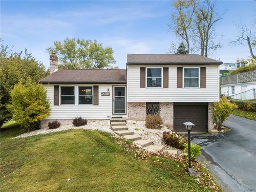 2217 George St, North Huntingdon, PA, 15642-4440 | Card Image