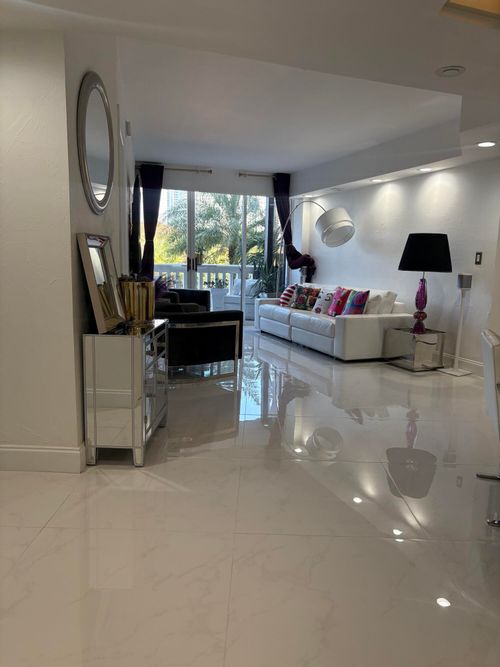 305-1000 E Island Blvd, Aventura, FL, 33160-4954 | Card Image